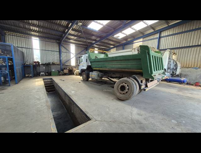 1,900M² FACTORY TO LET IN MOREHILL